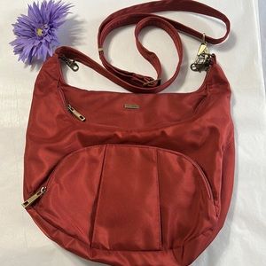 TRAVELON LARGE CROSSBODY HOBO